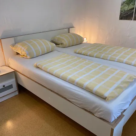 Messmer Mit Terrasse Apartamento *