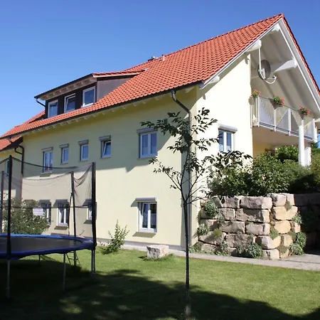Messmer Mit Terrasse Apartamento
