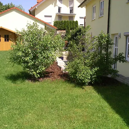 Messmer Mit Terrasse Apartamento *